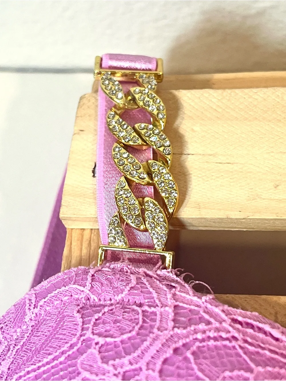 EUC Victoria's Secret Very Sexy Pink Lace Push-Up Bra Gold Chain Straps | 36DDD